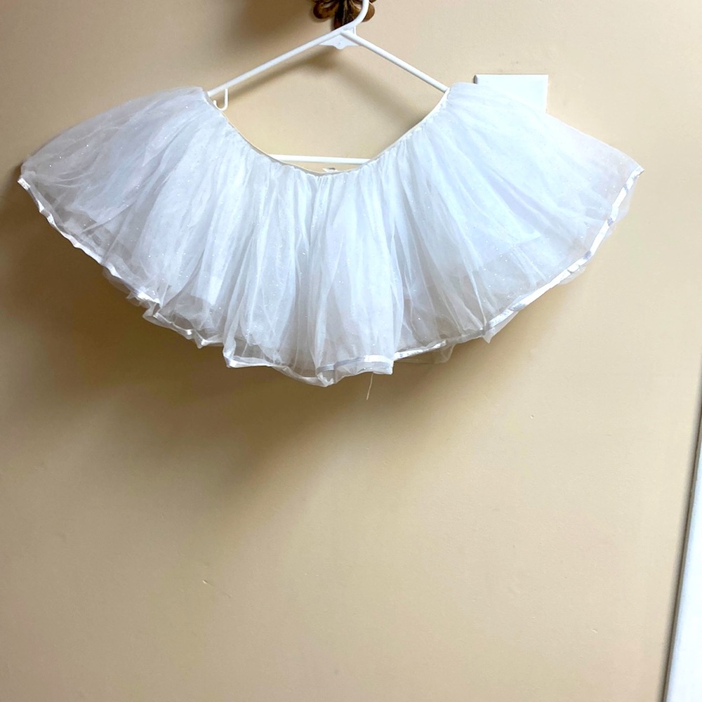 Kids/girls medium to large tutu white